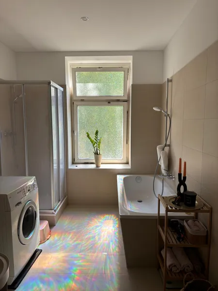 3,5-Zimmer-Altbauwohnung-frisch saniert & moderne EBK AB SOFORT — photo 1
